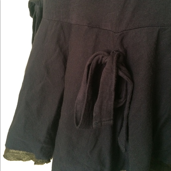 🥰🥰 {Anthro} Left of Center Peplum Top - Picture 5 of 8